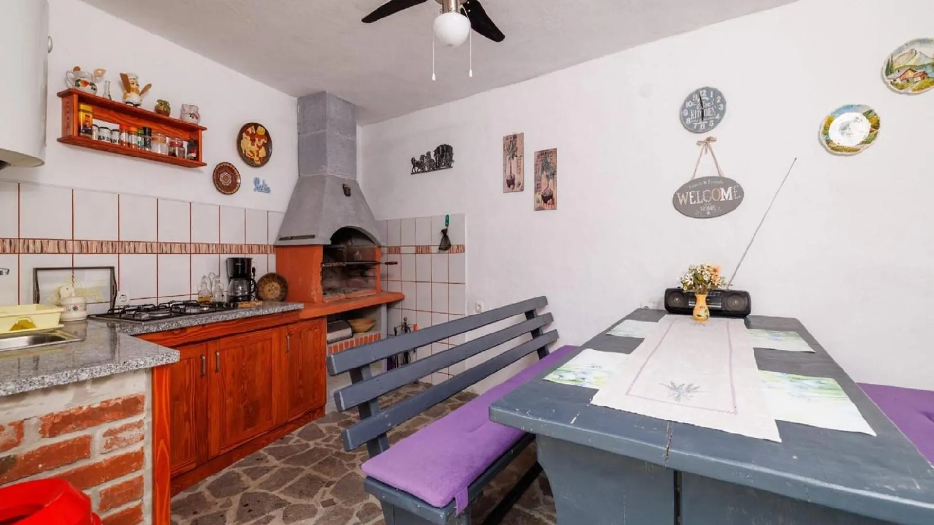 Holiday home Adorable Home With Bubble Bath And Outdoor Kitchen Bribir